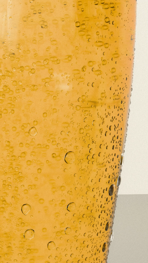 product render pint glass with condensation and water droplets